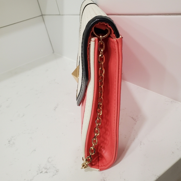 NWOT - Pink and cream clutch/shoulder bag - Picture 6 of 11